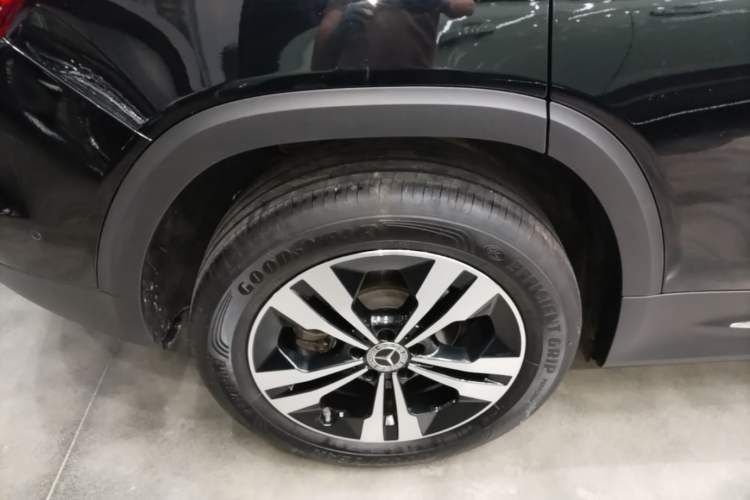Used Mercedes-Benz GLB 2024 GLB 200 Dynamic Edition Right Rear Wheel Hub