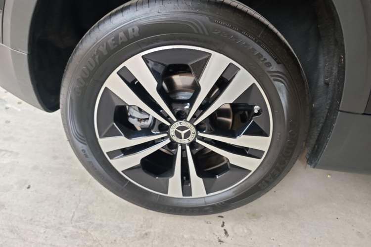 Used Mercedes-Benz GLB 2024-Year Restyled GLB 200 Dynamic Edition Right Rear Wheel Hub