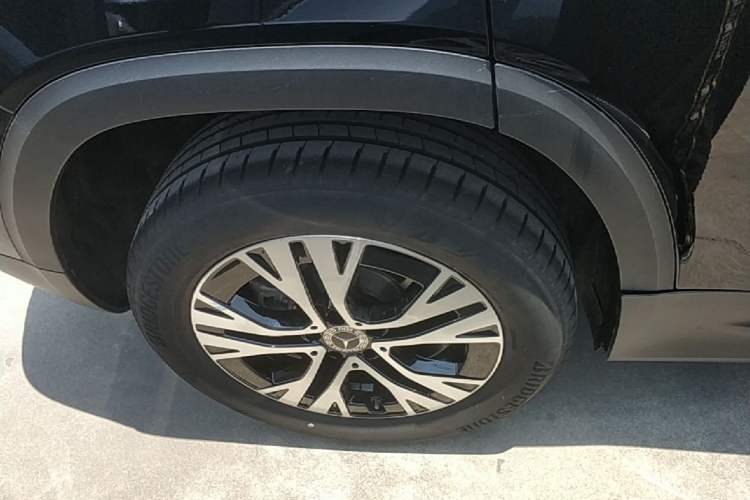 Used Mercedes-Benz GLB 2024 GLB 220 Dynamic Edition Right Rear Wheel Hub
