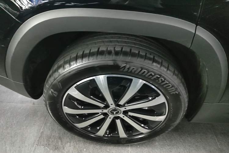 Used Mercedes-Benz GLB 2024 Refresh GLB 220 Fashion Edition Right Rear Wheel Hub