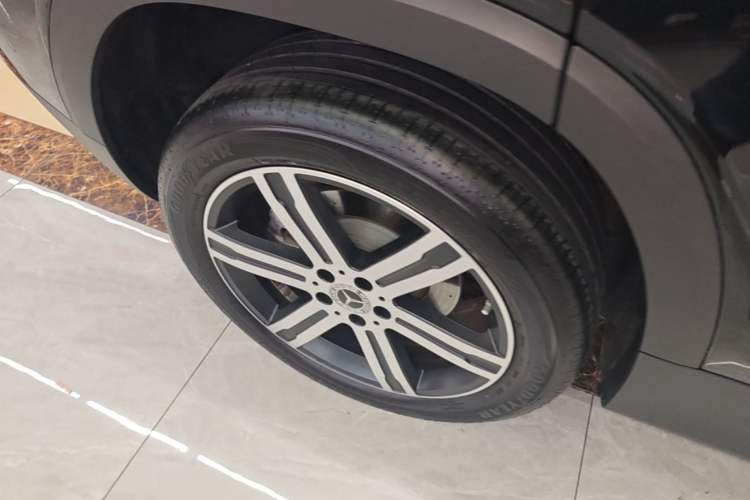 Used Mercedes-Benz GLB 2024-Year Restyled GLB 220 4MATIC Right Rear Wheel Hub