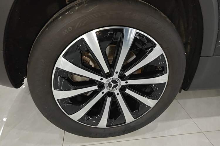 Used Mercedes-Benz GLB 2024 Refresh GLB 220 Fashion Edition Right Rear Wheel Hub