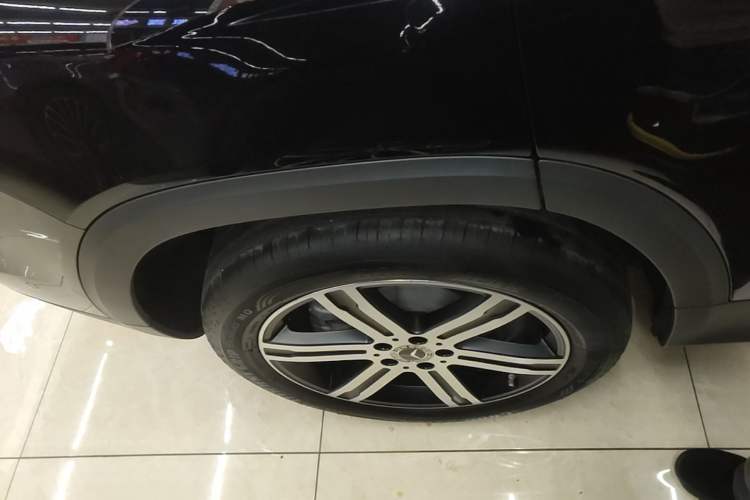 Used Mercedes-Benz GLB 2024-Year Restyled GLB 220 4MATIC Right Rear Wheel Hub