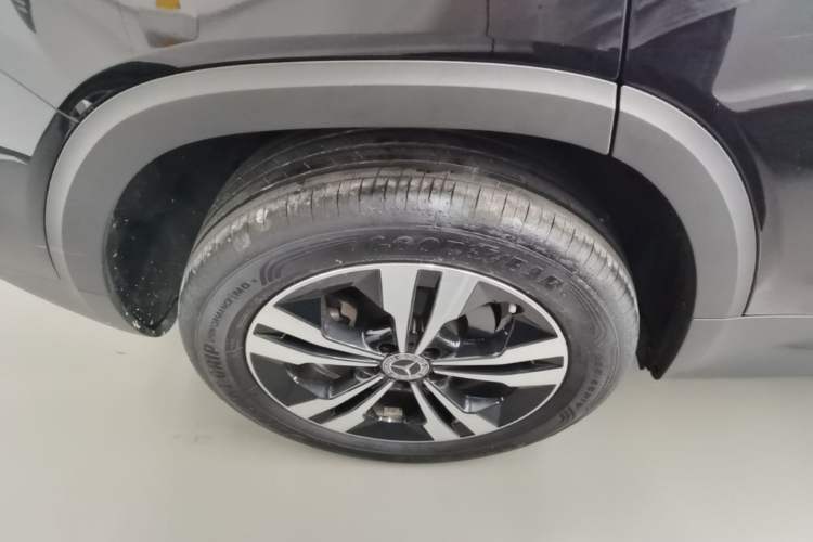Used Mercedes-Benz GLB 2024-Year Restyled GLB 200 Dynamic Edition Right Rear Wheel Hub
