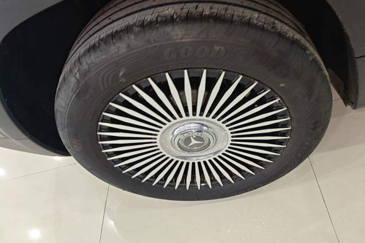 Used Mercedes-Benz GLB 2024 Refresh GLB 220 Dynamic Edition Right Rear Wheel Hub