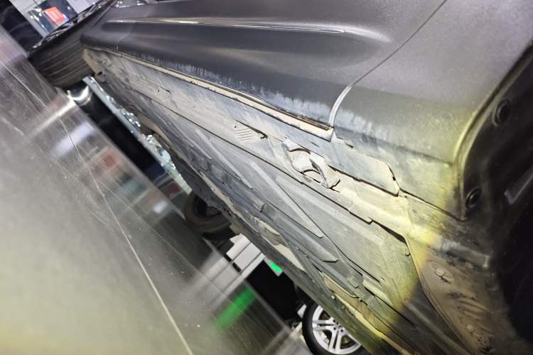 Used Mercedes-Benz GLB 2024 GLB 220 Fashion Model Right Side Sill