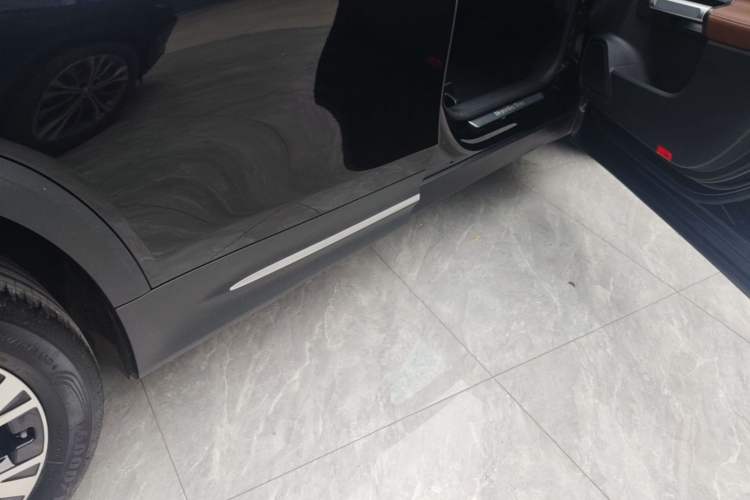 Used Mercedes-Benz GLB 2024 Refresh GLB 220 Dynamic Edition Right Side Sill
