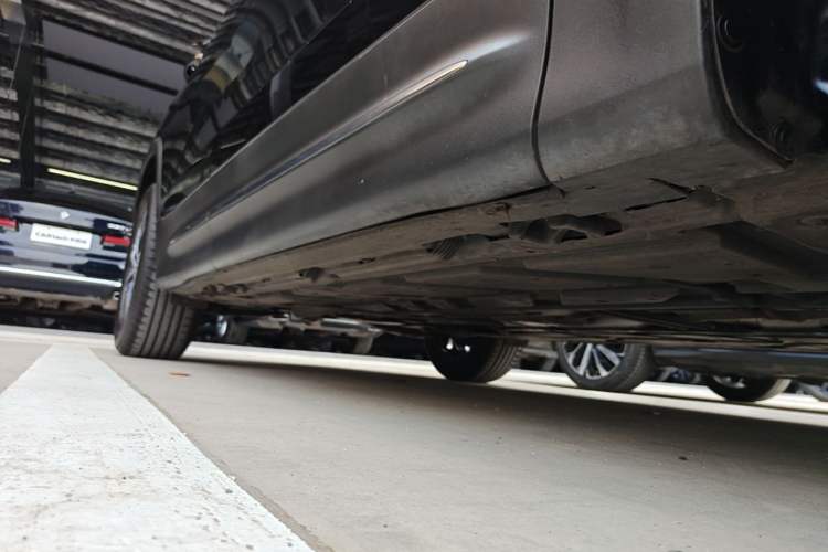 Used Mercedes-Benz GLB 2024 Refresh GLB 220 Dynamic Edition Right Side Sill
