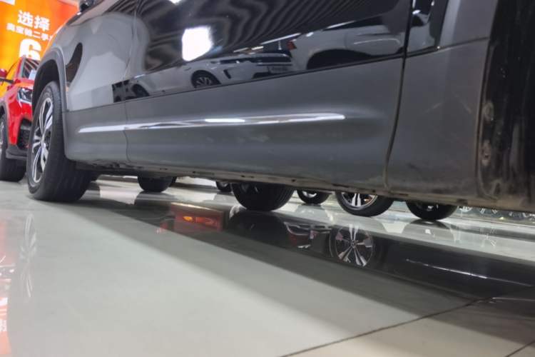 Used Mercedes-Benz GLB 2024 GLB 200 Fashion Model Right Side Sill