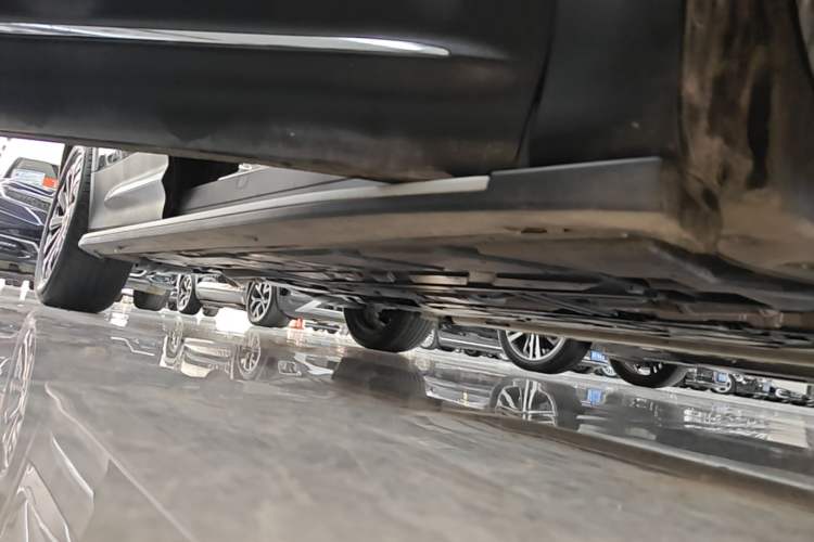 Used Mercedes-Benz GLB 2024 GLB 220 Fashion Model Right Side Sill