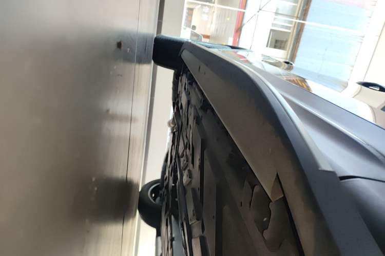 Used Mercedes-Benz GLB 2024 GLB 200 Fashion Model Right Side Sill