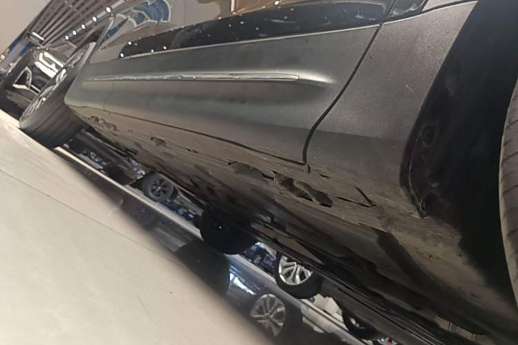 Used Mercedes-Benz GLB 2024-Year Restyled GLB 200 Dynamic Edition Right Side Sill