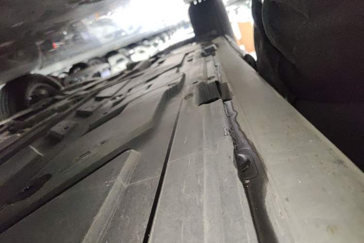 Used Mercedes-Benz GLB 2024 Refresh GLB 220 Dynamic Edition Right Side Sill