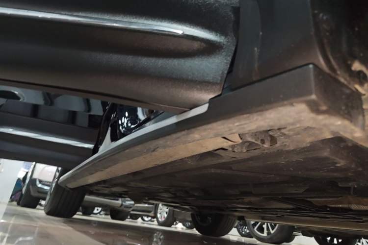 Used Mercedes-Benz GLB 2024 Refresh GLB 220 Dynamic Edition Right Side Sill