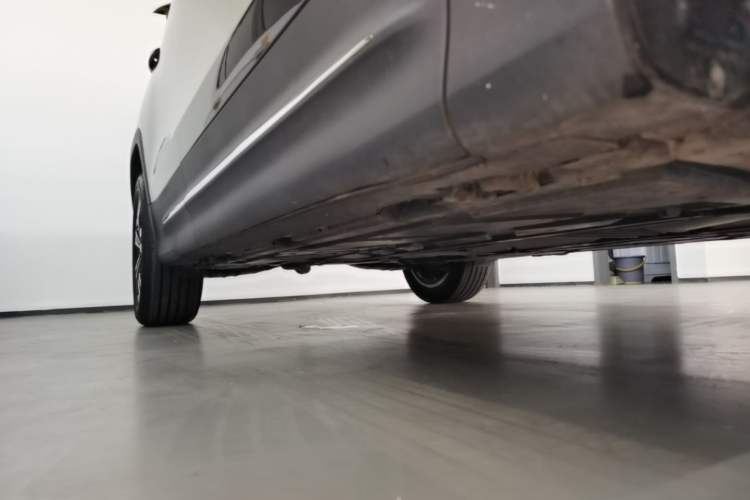 Used Mercedes-Benz GLB 2024-Year Restyled GLB 200 Dynamic Edition Right Side Sill