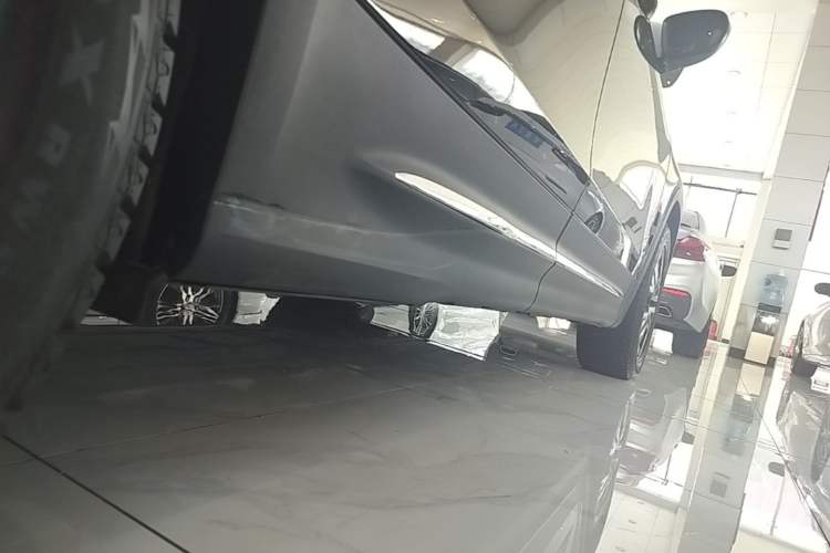 Used Mercedes-Benz GLB 2024 Refresh GLB 220 Dynamic Edition Right Side Sill