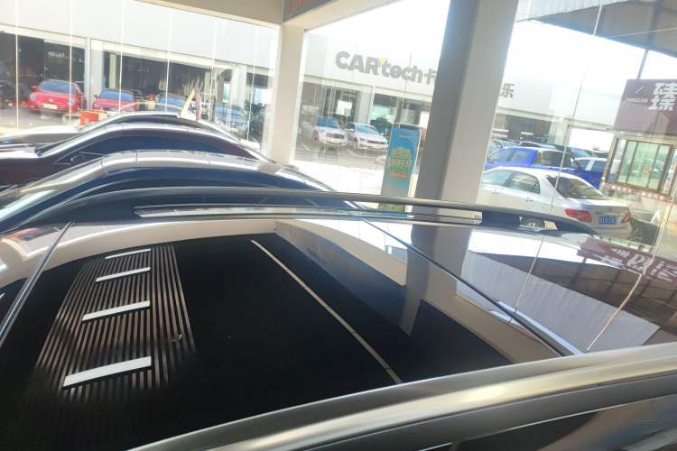 Used Mercedes-Benz GLB 2024 GLB 200 Fashion Model Roof