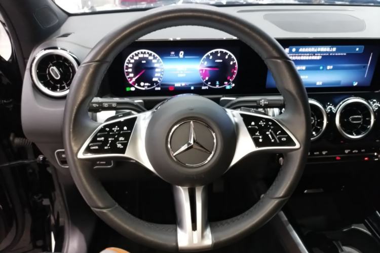 Used Mercedes-Benz GLB 2024 GLB 200 Dynamic Edition Steering Wheel