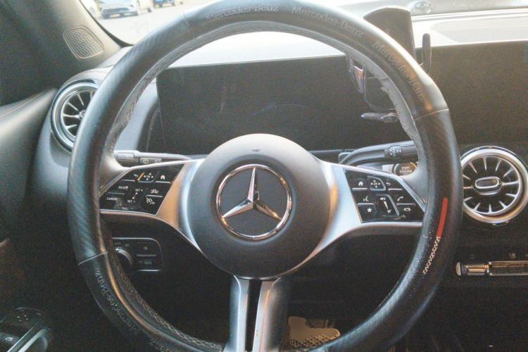 Used Mercedes-Benz GLB 2024 GLB 200 Dynamic Edition Steering Wheel