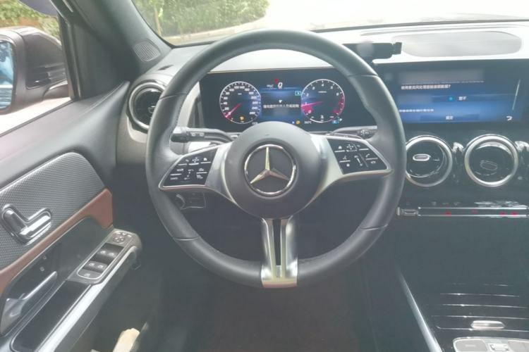 Used Mercedes-Benz GLB 2024-Year Restyled GLB 200 Dynamic Edition Steering Wheel
