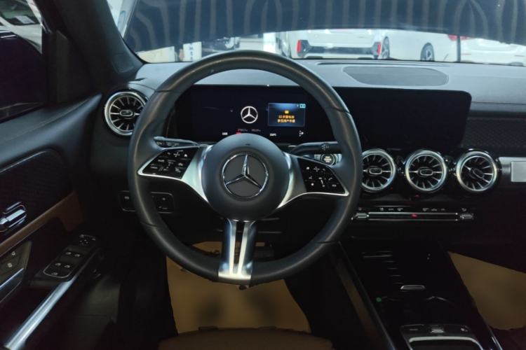 Used Mercedes-Benz GLB 2024 GLB 200 Dynamic Edition Steering Wheel