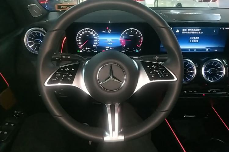 Used Mercedes-Benz GLB 2024 Refresh GLB 220 Fashion Edition Steering Wheel