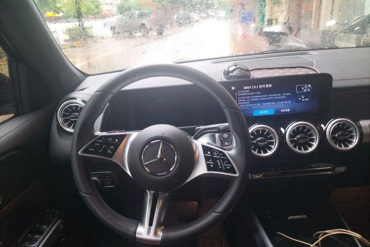 Used Mercedes-Benz GLB 2024 GLB 220 Dynamic Edition Steering Wheel