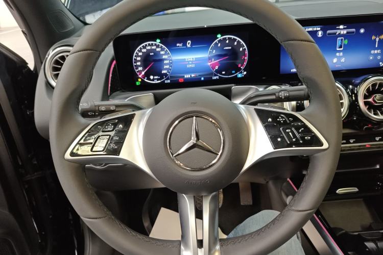 Used Mercedes-Benz GLB 2024 Refresh GLB 220 Dynamic Edition Steering Wheel