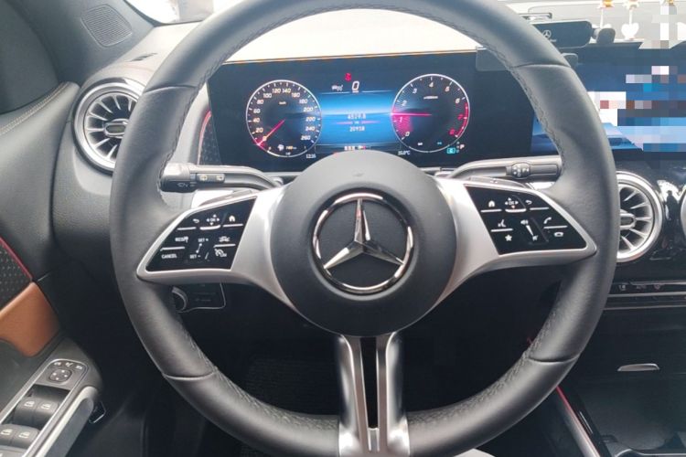 Used Mercedes-Benz GLB 2024 Refresh GLB 220 Dynamic Edition Steering Wheel