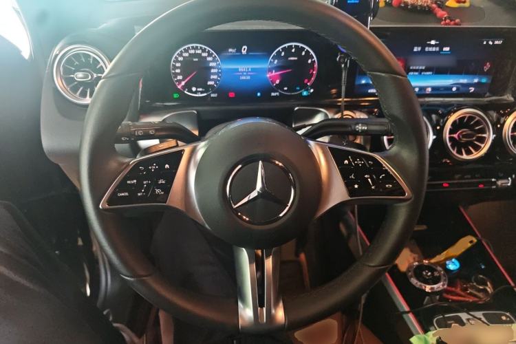 Used Mercedes-Benz GLB 2024 GLB 220 Fashion Model Steering Wheel