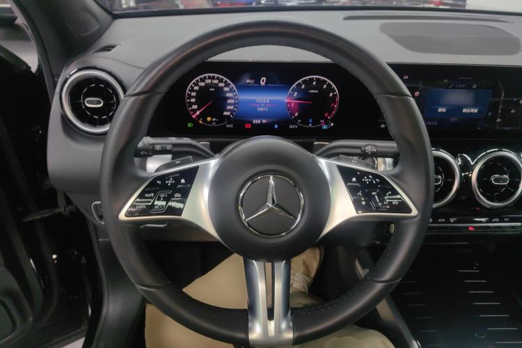 Used Mercedes-Benz GLB 2024 GLB 200 Dynamic Edition Steering Wheel