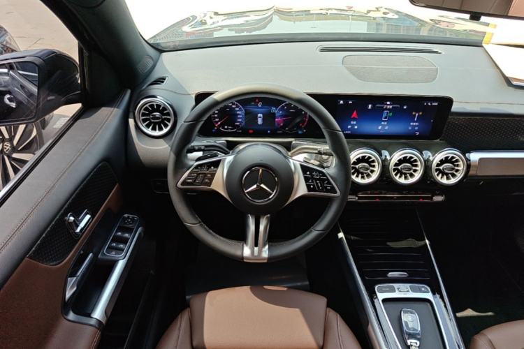 Used Mercedes-Benz GLB 2024 Refresh GLB 220 Dynamic Edition Steering Wheel