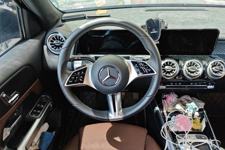 Used Mercedes-Benz GLB 2024-Year Restyled GLB 200 Dynamic Edition Steering Wheel