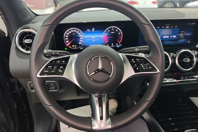 Used Mercedes-Benz GLB 2024 GLB 200 Dynamic Edition Steering Wheel