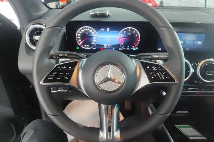 Used Mercedes-Benz GLB 2024 GLB 200 Fashion Model Steering Wheel