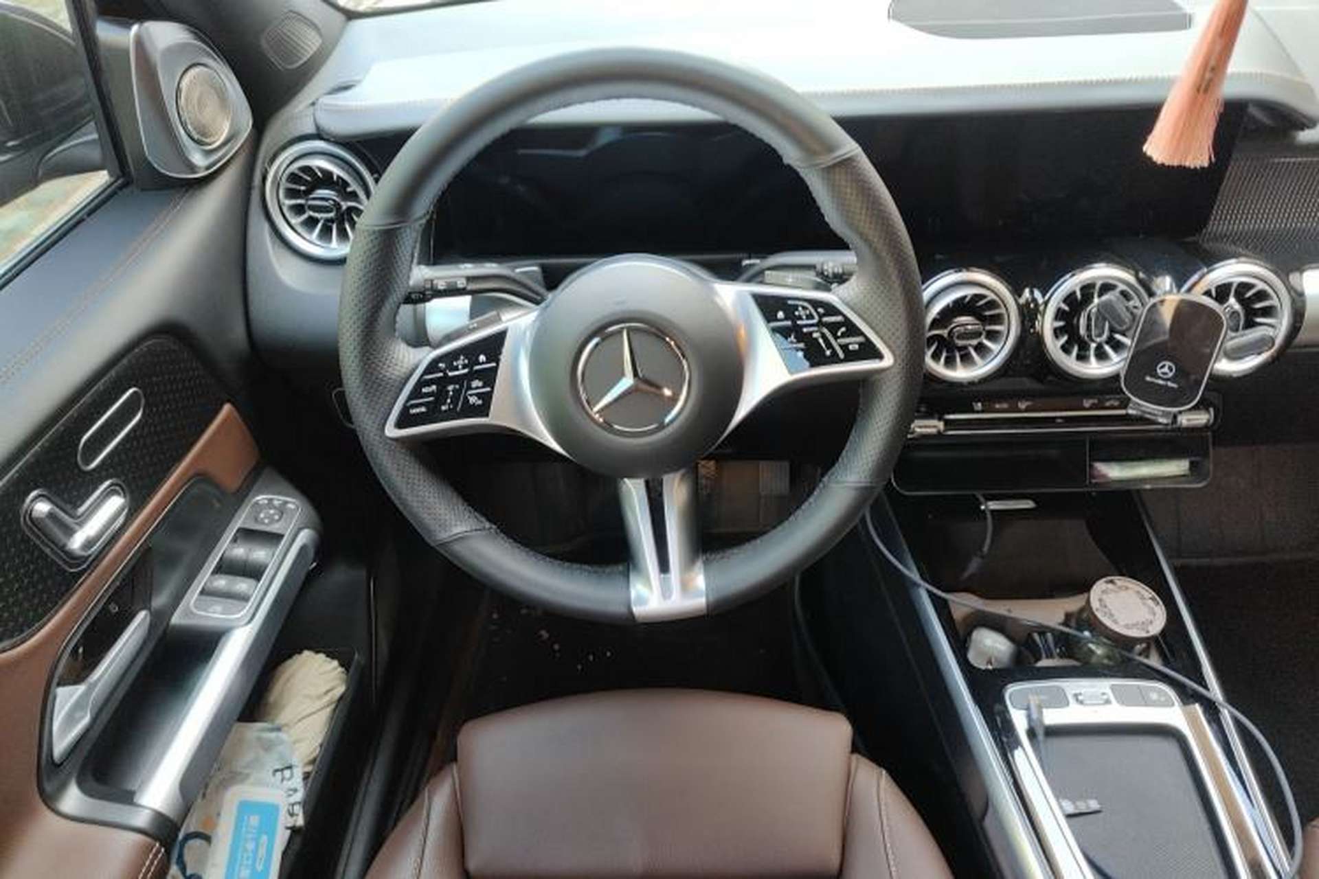 Used Mercedes-Benz GLB 2024 Refresh GLB 220 Dynamic Edition Steering Wheel