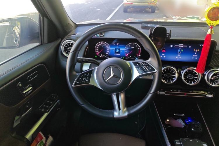 Used Mercedes-Benz GLB 2024 Refresh GLB 220 Fashion Edition Steering Wheel