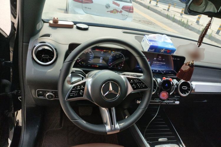Used Mercedes-Benz GLB 2024-Year Restyled GLB 200 Dynamic Edition Steering Wheel