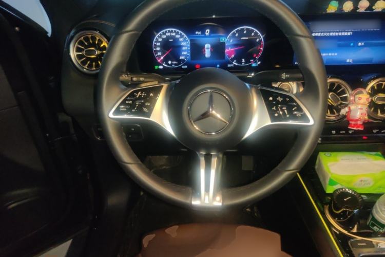 Used Mercedes-Benz GLB 2024-Year Restyled GLB 200 Dynamic Edition Steering Wheel