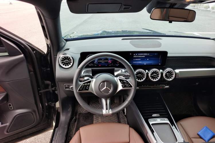 Used Mercedes-Benz GLB 2024 Refresh GLB 220 Dynamic Edition Steering Wheel
