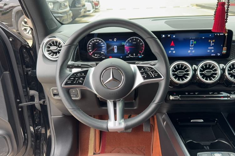 Used Mercedes-Benz GLB 2024 GLB 200 Dynamic Edition Steering Wheel