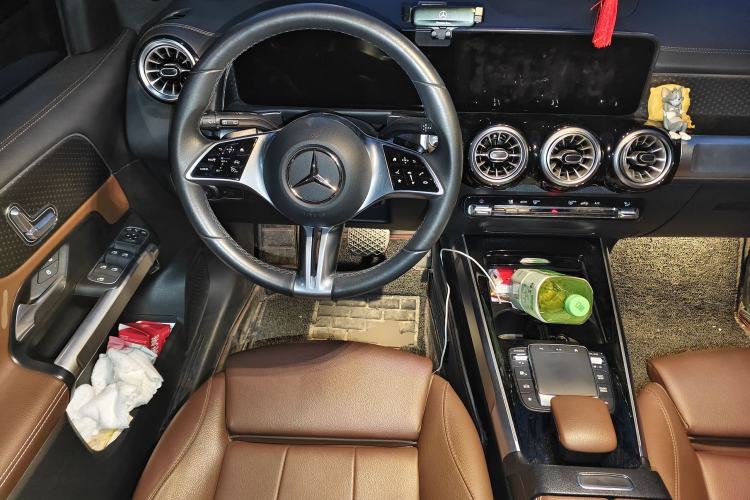 Used Mercedes-Benz GLB 2024 GLB 220 Dynamic Edition Steering Wheel