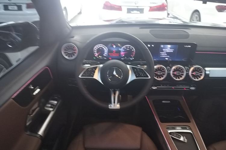 Used Mercedes-Benz GLB 2024 Refresh GLB 220 Dynamic Edition Steering Wheel