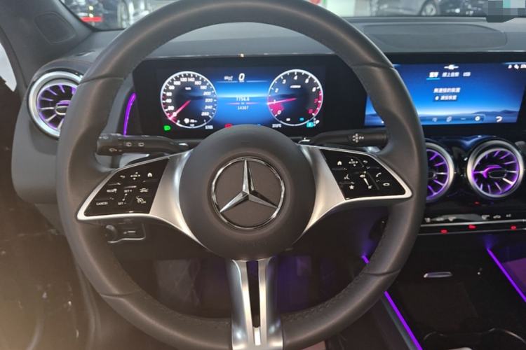 Used Mercedes-Benz GLB 2024 Refresh GLB 220 Dynamic Edition Steering Wheel