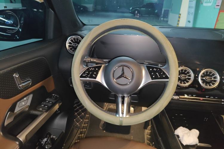 Used Mercedes-Benz GLB 2024 Refresh GLB 220 Dynamic Edition Steering Wheel