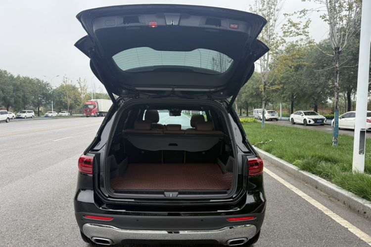 Used Mercedes-Benz GLB 2024 Refresh GLB 220 Dynamic Edition Trunk
