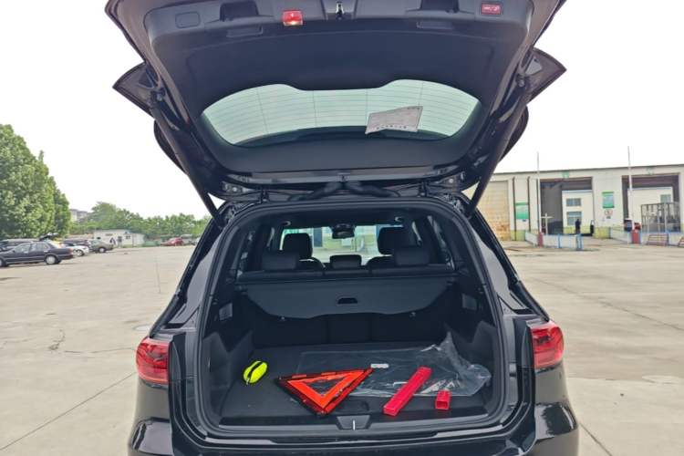 Used Mercedes-Benz GLB 2024-Year Restyled GLB 200 Dynamic Edition Trunk