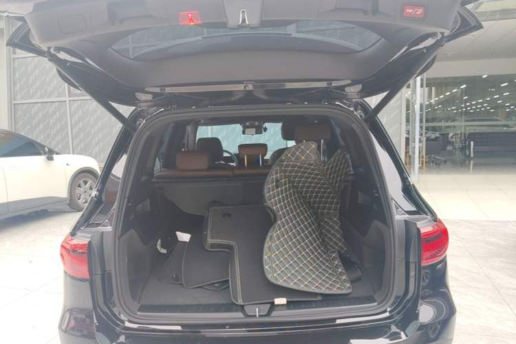 Used Mercedes-Benz GLB 2024 Refresh GLB 220 Dynamic Edition Trunk