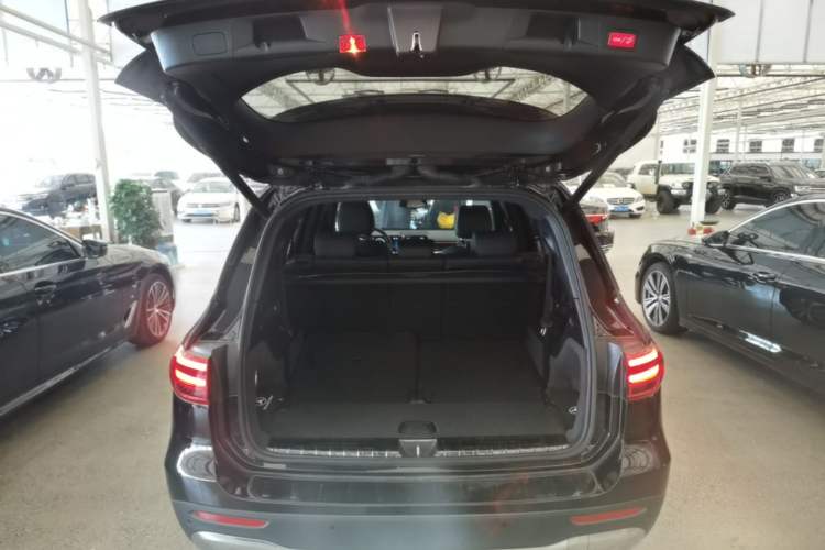 Used Mercedes-Benz GLB 2024 Refresh GLB 220 Fashion Edition Trunk