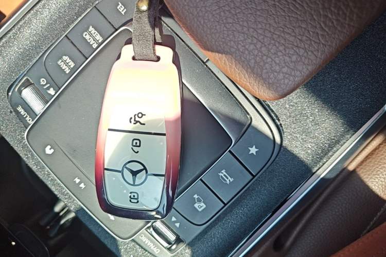 Used Mercedes-Benz GLB 2024 GLB 220 Fashion Model Vehicle Key